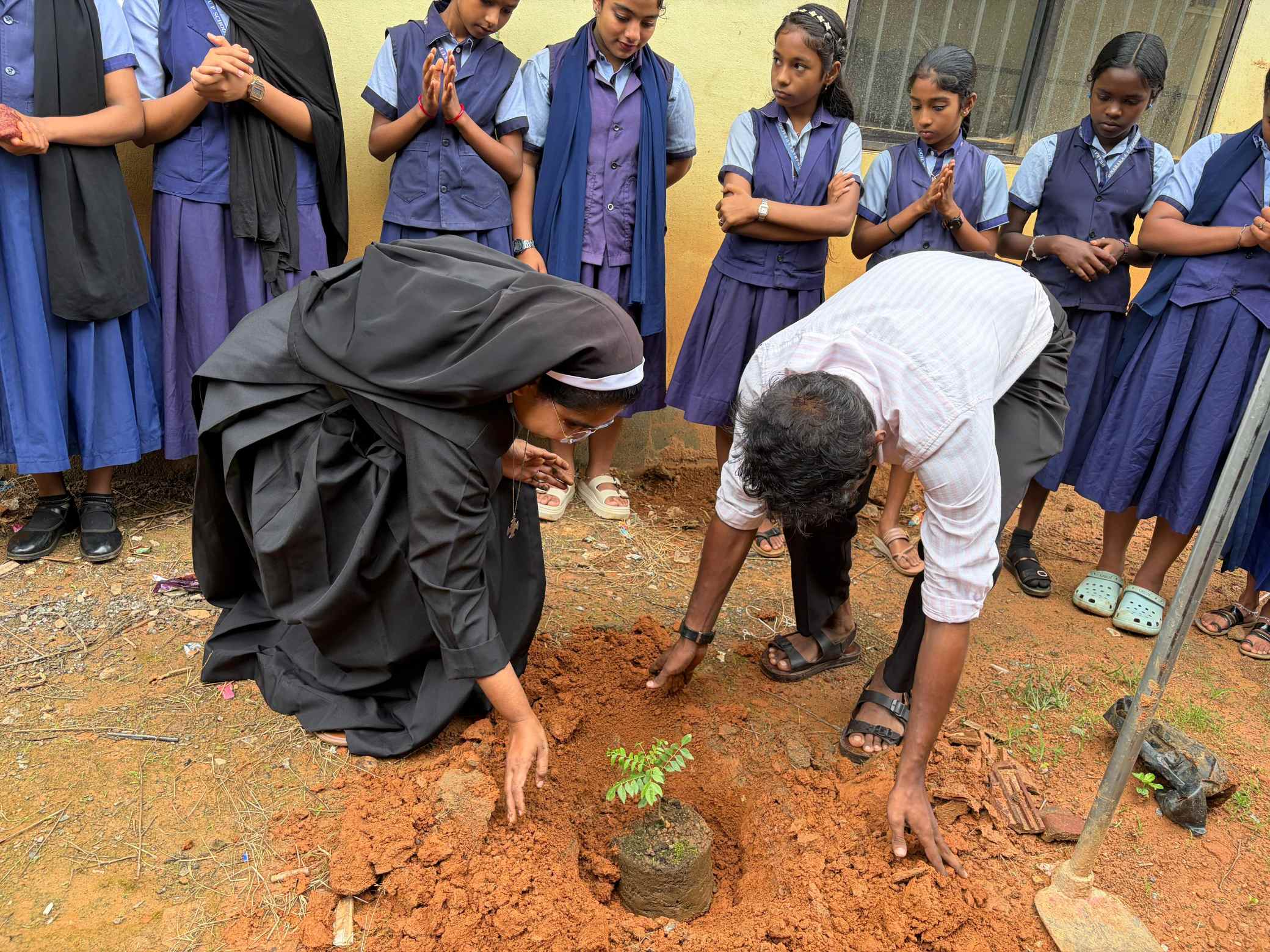 DWARAKA AUP SCHOOL NALLOORNAD
